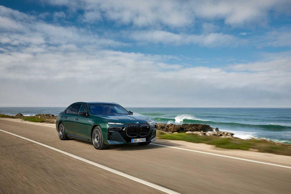 BMW i7